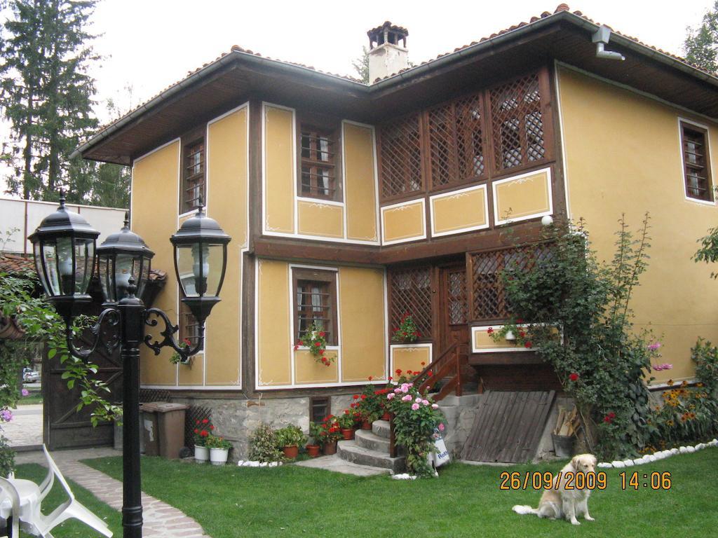 Family Hotel Kalina Koprivchtitsa Extérieur photo