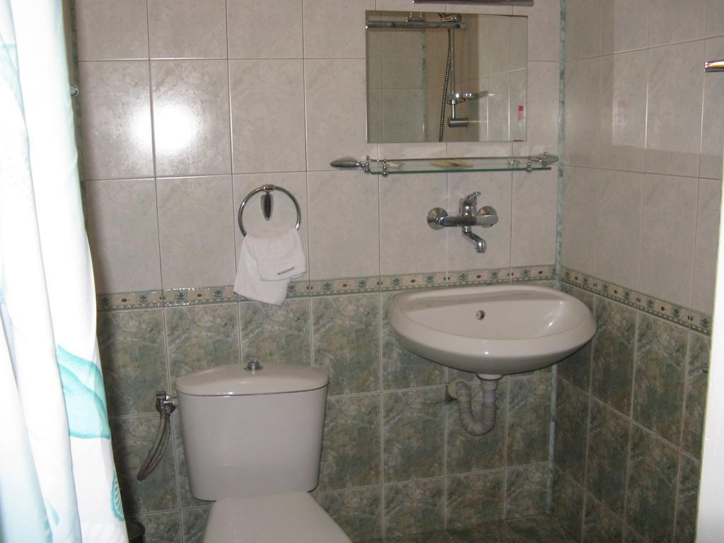 Family Hotel Kalina Koprivchtitsa Chambre photo