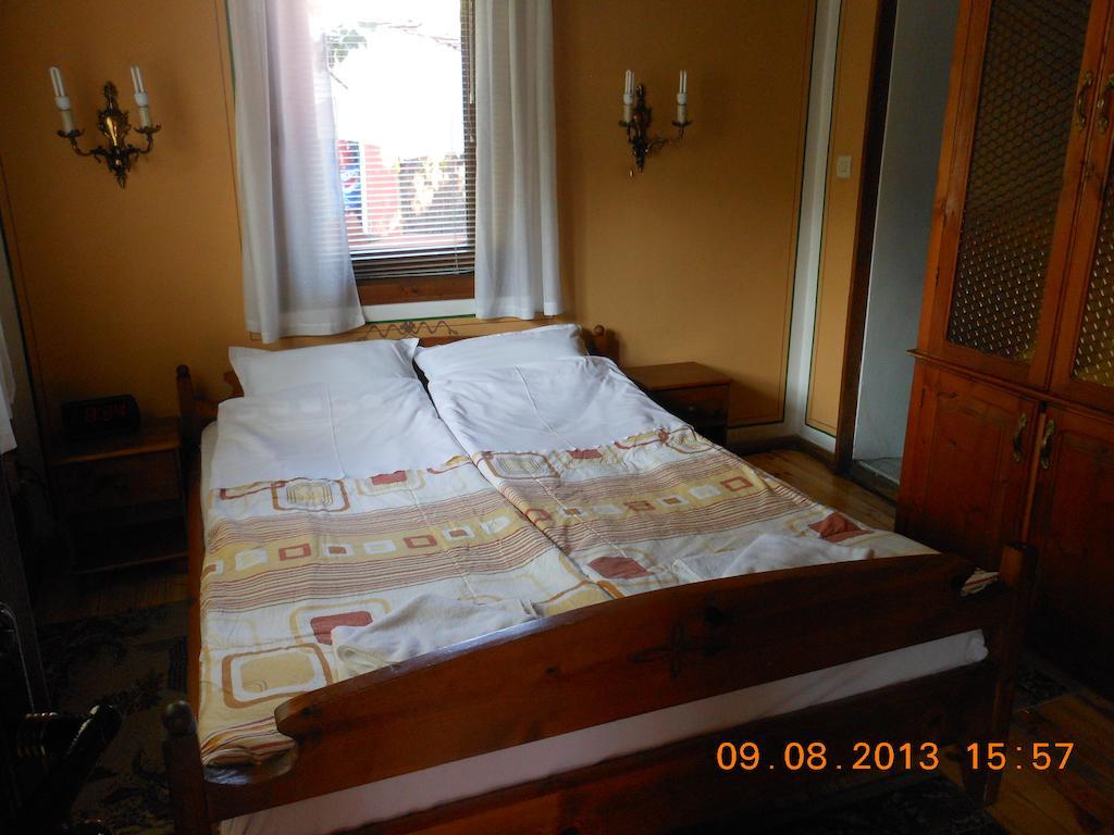 Family Hotel Kalina Koprivchtitsa Chambre photo