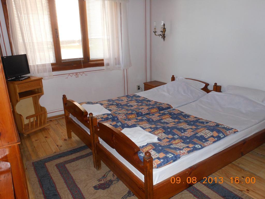Family Hotel Kalina Koprivchtitsa Chambre photo