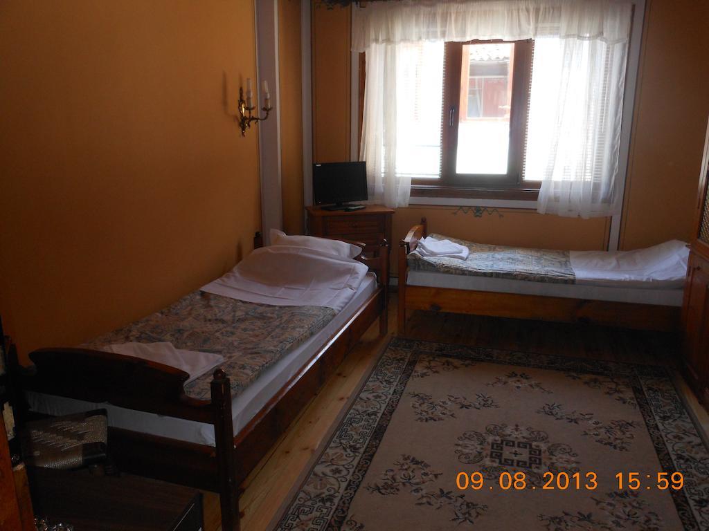 Family Hotel Kalina Koprivchtitsa Chambre photo
