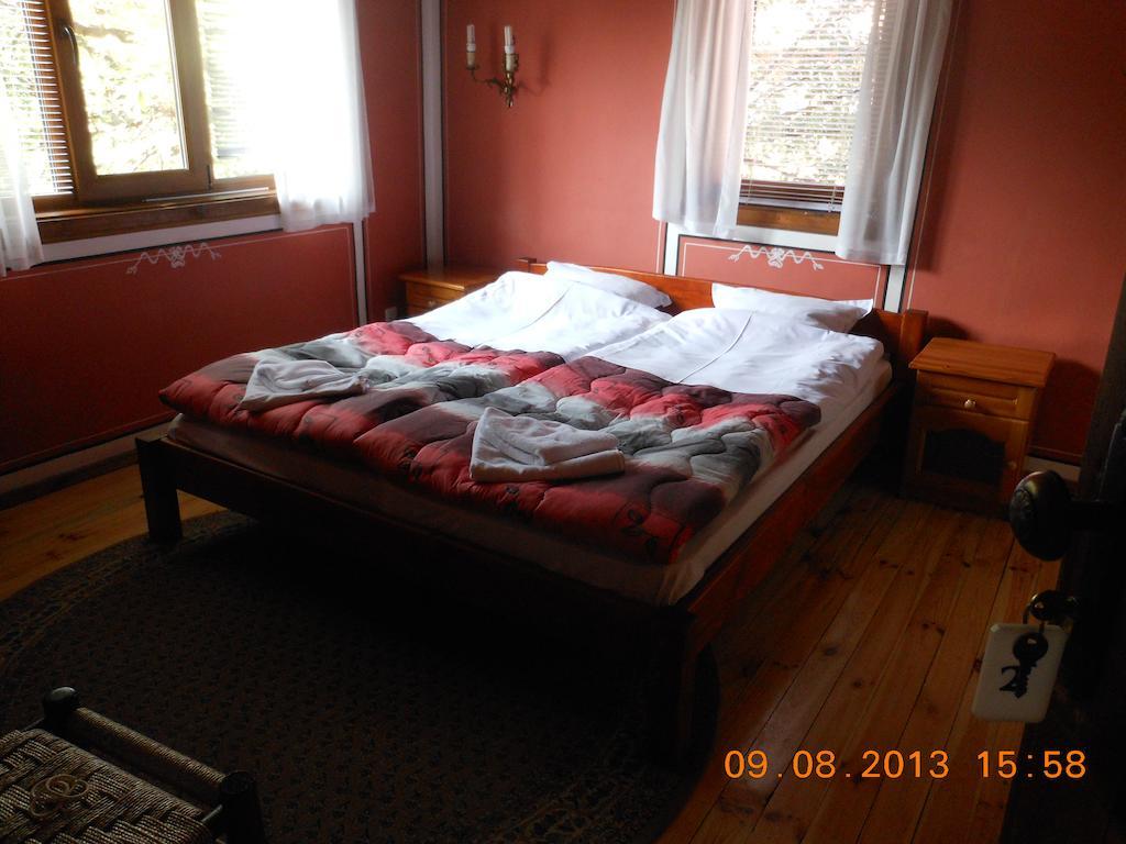 Family Hotel Kalina Koprivchtitsa Extérieur photo